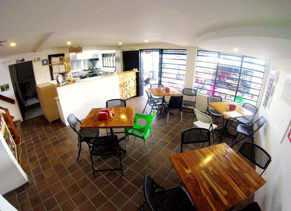 Hostal De La 57 Манисалес Екстериор снимка